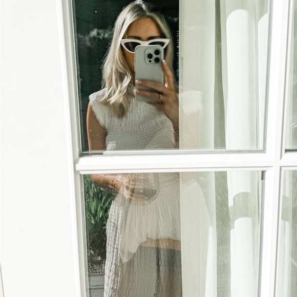 Find me on Instagram: BLONDEMOMDOTCOM - Picture 1 of 6